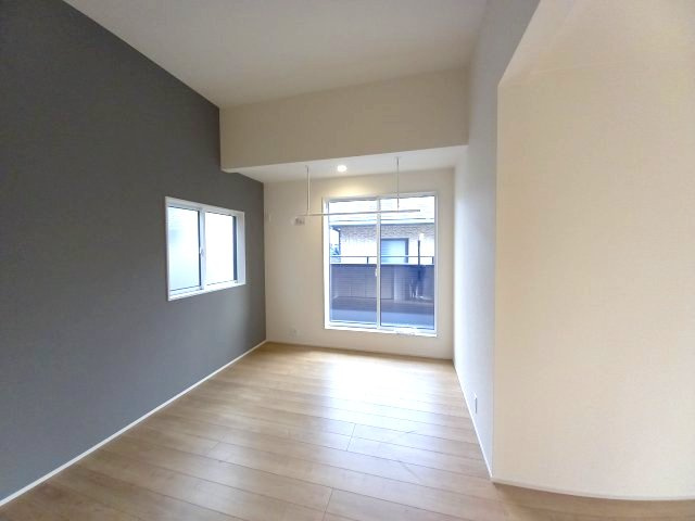 ブルーミングガーデン宇都宮市平松本町1号棟の洋室