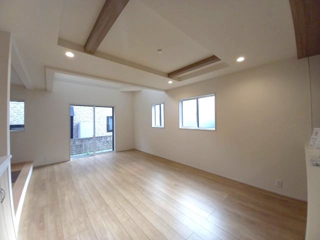 ブルーミングガーデン宇都宮市平松本町1号棟の居間・リビング