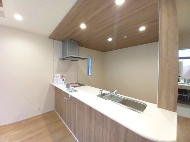 ブルーミングガーデン宇都宮市平松本町1号棟のキッチン