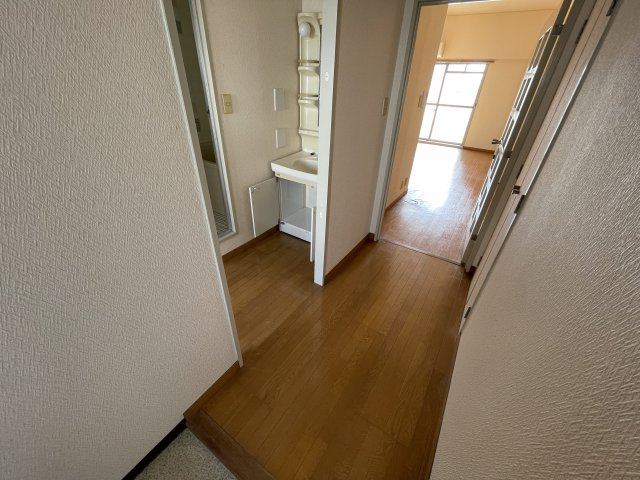 西宮市鳴尾町３丁目の賃貸マンションの内装