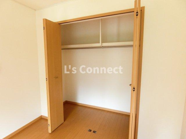 【収納】 | ペネトラーレ・北中山Ⅰ | クローゼットでお荷物もすっきり収納。