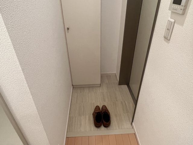 サンブライト若宮の玄関