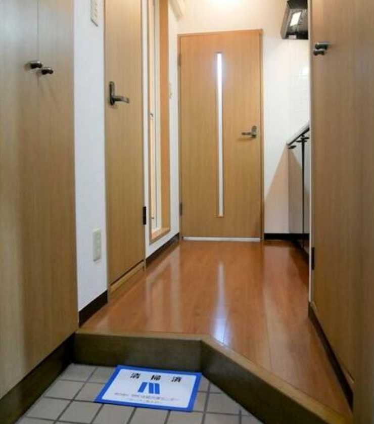 ルーブル駒沢大学Ⅱ　外観タイル貼り　オートロック　室内洗濯機置場の玄関