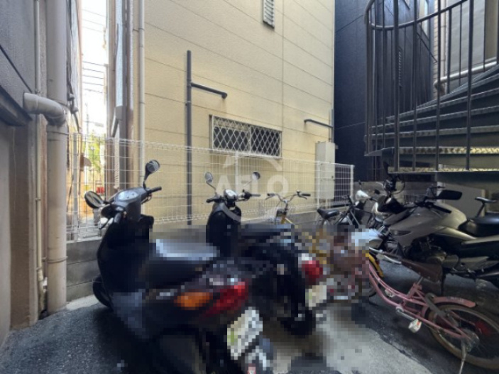 アルトピノ野里の内装|バイク置き場