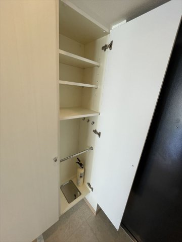 クレアール巣鴨の玄関|収納もある玄関です