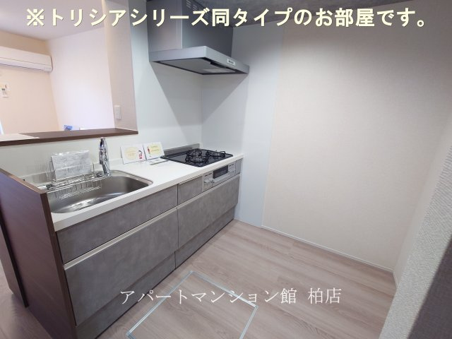 Wisteriaのキッチン|同施工会社、同型タイプです／※現況優先