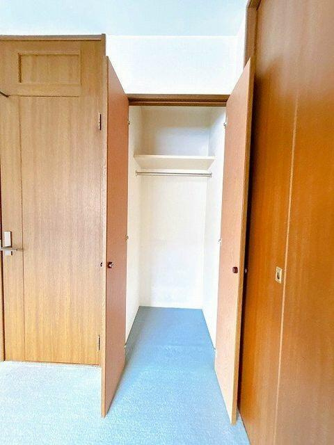 中古戸建て・仲介手数料半額）津島市鹿伏兎町上春日台２－４の収納|２Ｆ南側洋室　収納