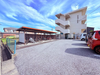 【エントランス】山の畑コーポラス