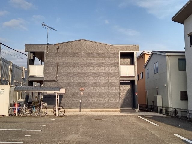 レオパレスマ　シェリーの外観