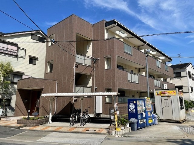 プリマ・クラッセ十八条の外観