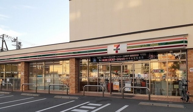 カーサ　イン　ピエトラ　ロッサの周辺|セブンイレブン様まで300m