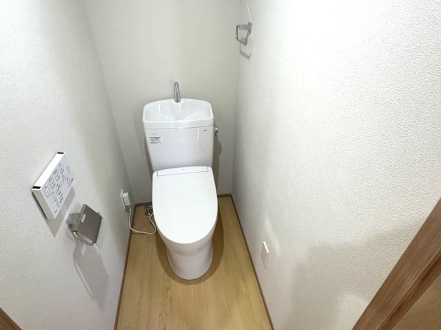 杉並区高円寺南４丁目の賃貸マンションのトイレ