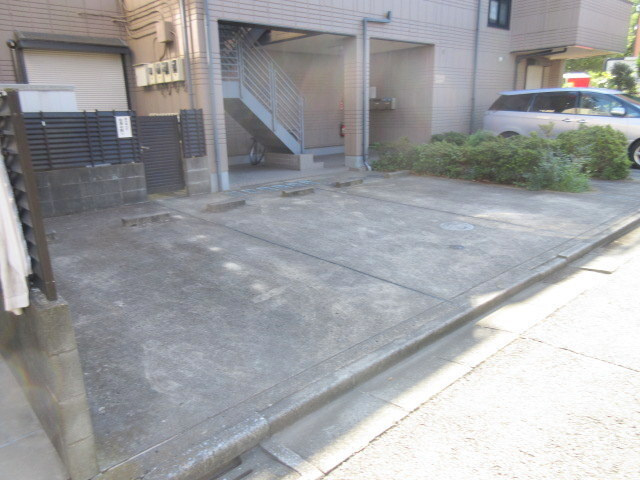 サニーパークの駐車場