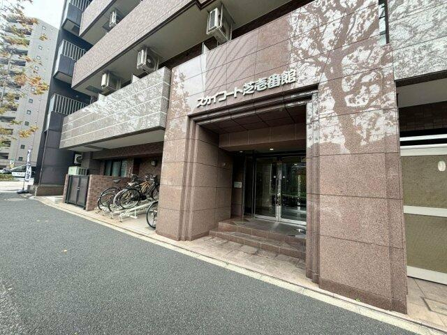 スカイコート芝壱番館のエントランス