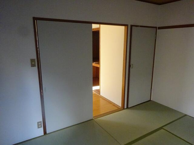 ワタナベハイツの和室