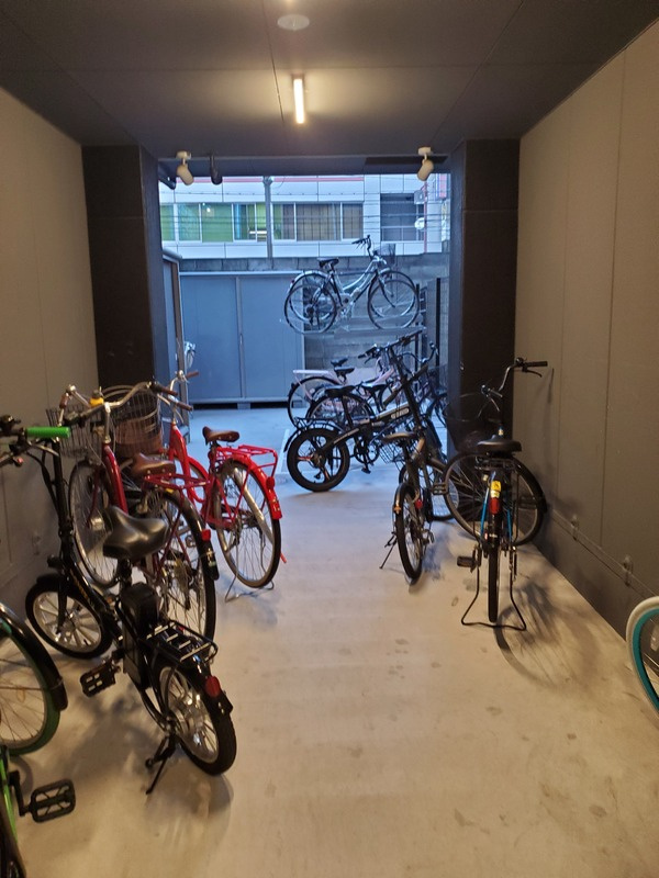 GARE NAMBAの駐車場