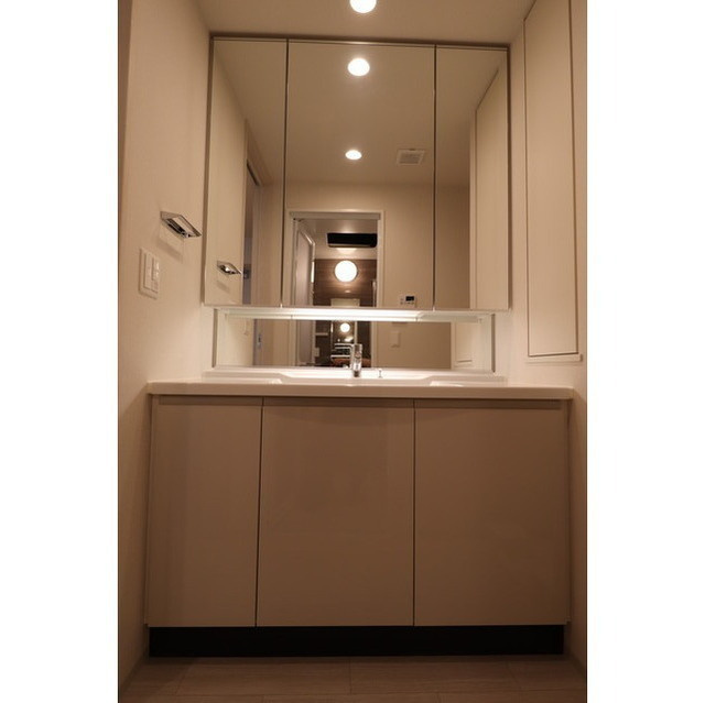 OPUS RESIDENCE SHINSAIBASHI SOUTHの洗面所
