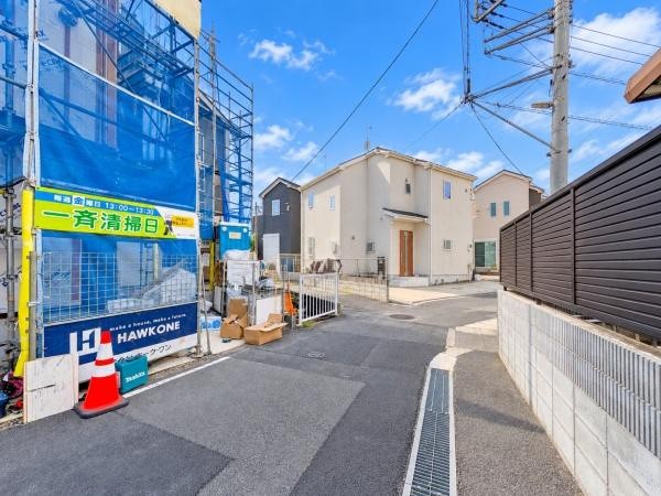 横浜市泉区岡津町の新築一戸建の前面道路含む現地写真|閑静な住宅街につき住環境良好です♪
お気軽にお問い合わせください。