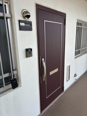 【玄関】 | 【24日(土)・25日(日)室内見学可能】ハイツ越谷 | 明るい玄関です♪