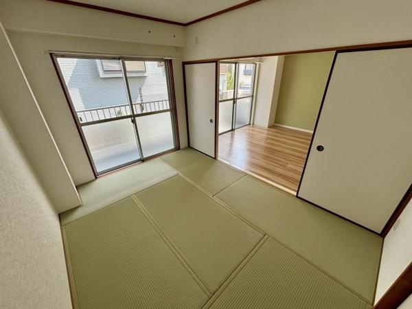 【和室】 | 【24日(土)・25日(日)室内見学可能】ベアドール壱番館 | 明るく風通しの良い和室です。ゆっくり寛ぐのに最適な空間♪