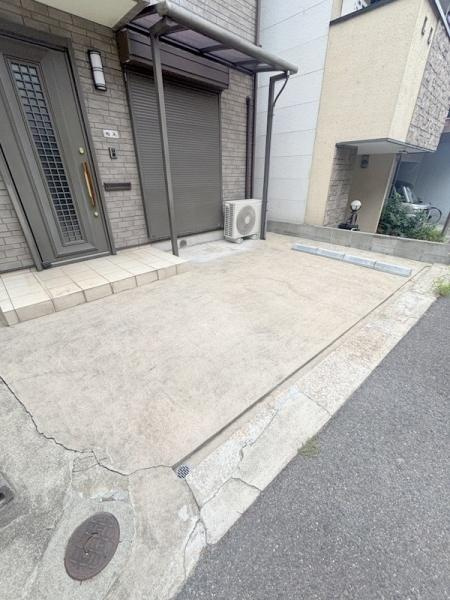 三軒家西1丁目戸建ての駐車場
