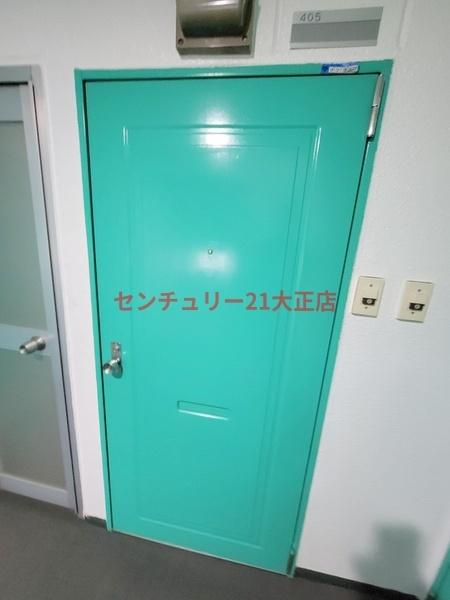 ウィステリア2の玄関