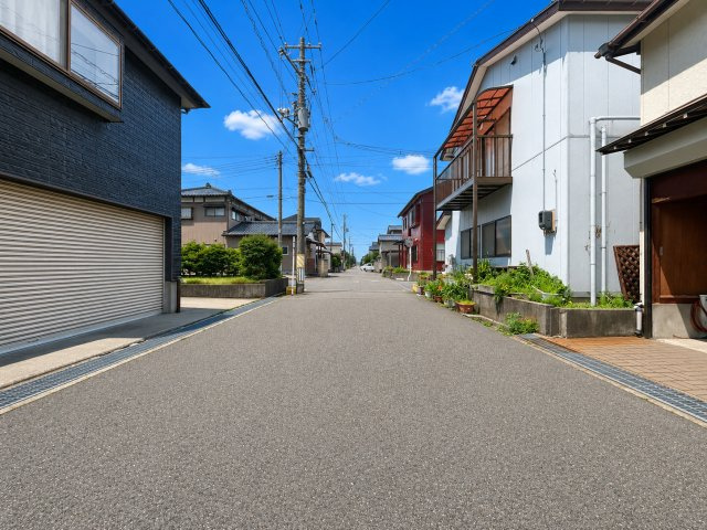 新潟市秋葉区車場３丁目の売地の周辺