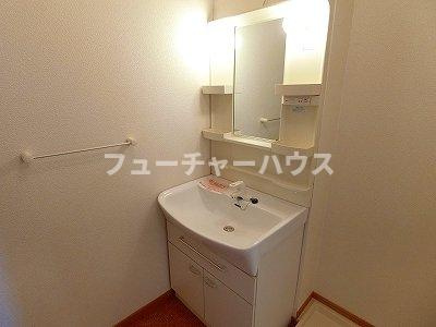 グランノヴァⅢの洗面所|明るい洗面所です