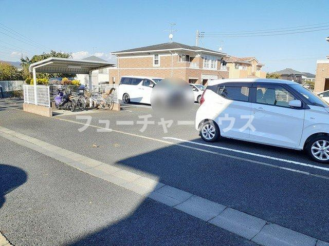 サニー　ＫⅡの駐車場|駐車場があります