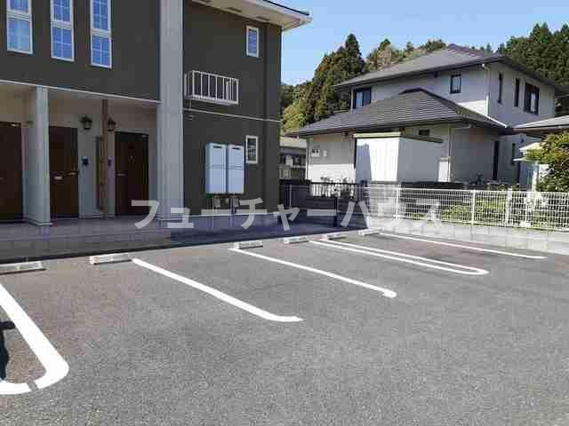 サニー　レジデンスＳ　Ⅱの駐車場|駐車場があるので、車を買う予定の方も安心です