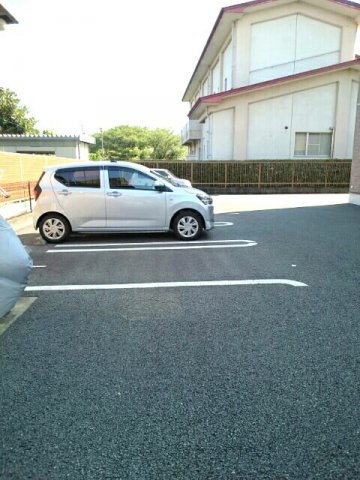 フォンターナの駐車場