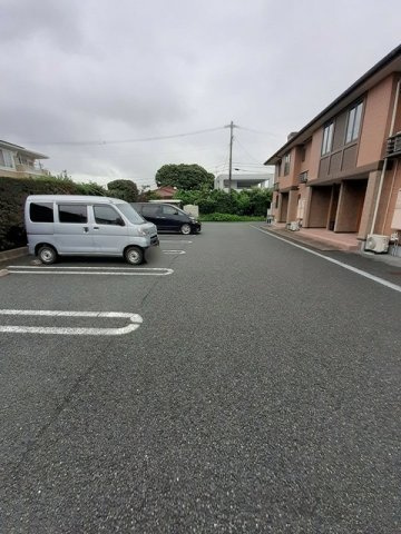 ジェルメの駐車場