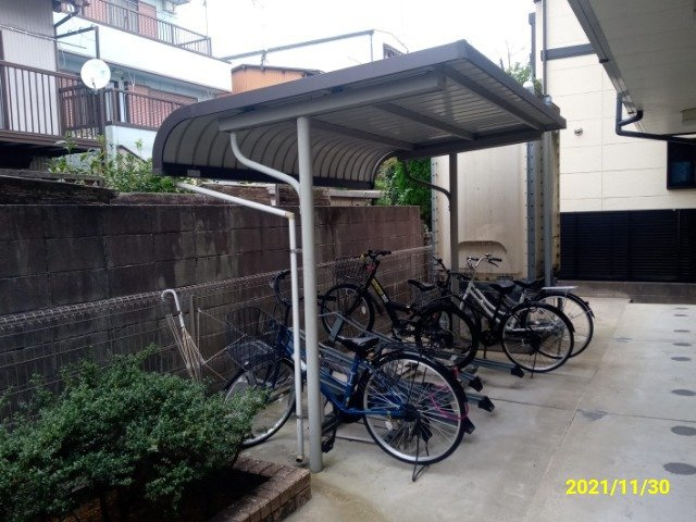 レオパレス清里のその他|屋根付き駐輪場