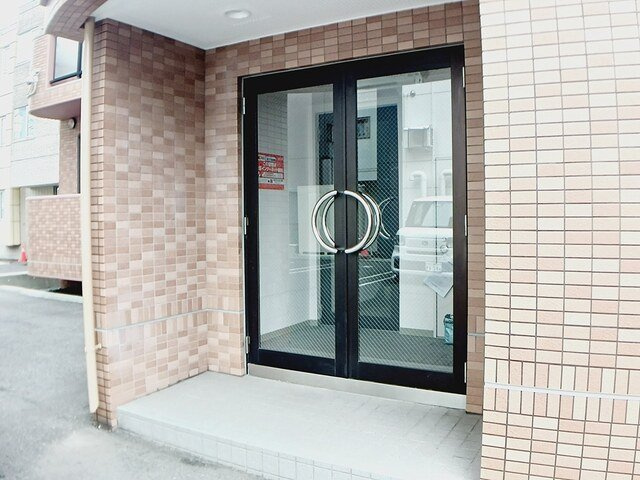 イーストサイドストリートのエントランス