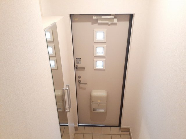 ウイングスカイⅡの玄関