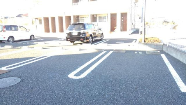 ベイリーフⅡの駐車場