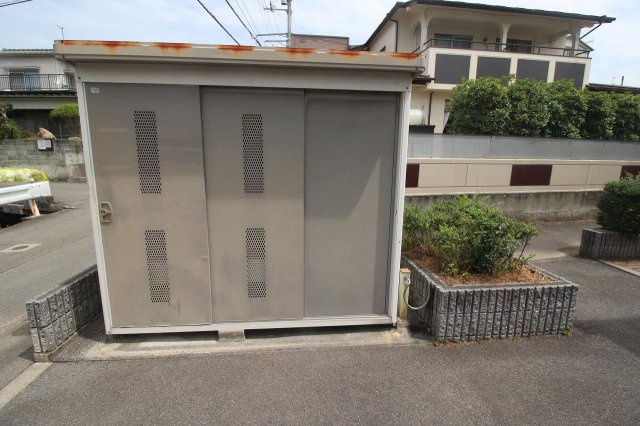 レオパレスフローラ湯築のその他|ゴミ集積場