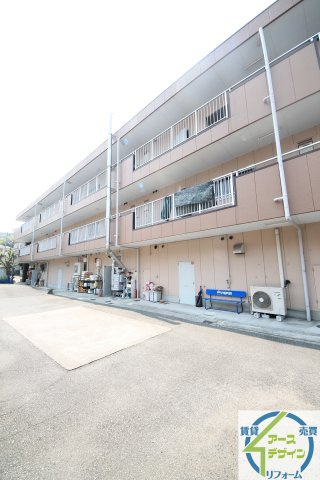 リバーサイド朝霧の外観