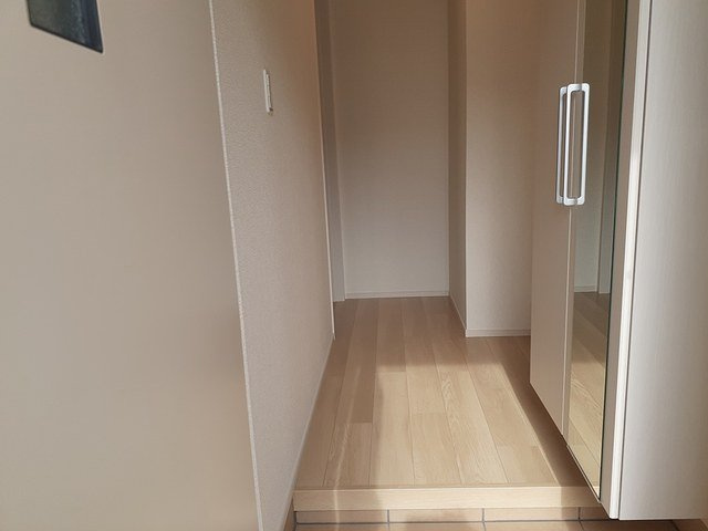 フロンティアの玄関