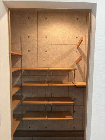 「太陽光パネル・ロフト付き」高知市口細山　中古一戸建ての収納|玄関にはシューズインクローゼットを完備☆