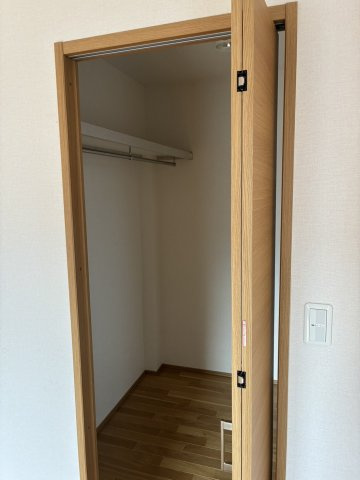 「太陽光パネル・ロフト付き」高知市口細山　中古一戸建ての収納|さらにウォークインクローゼットもあります☆