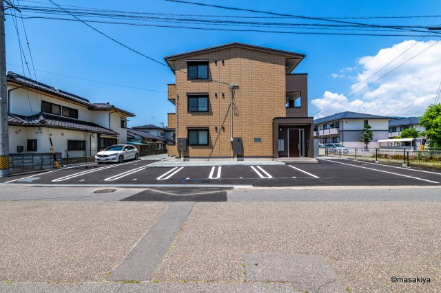 Eclat（エクラ）の駐車場