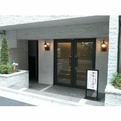 トーシンフェニックス日本橋兜町参番館のエントランス