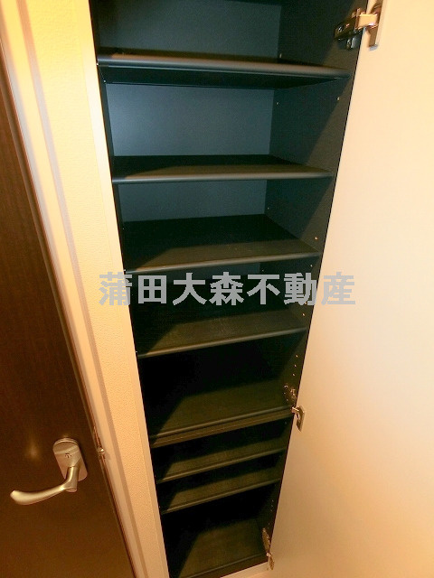 ペルソンボヌールのトイレ|温水暖房便座は付いてませんが、電源コンセントがあるので設置は可能です