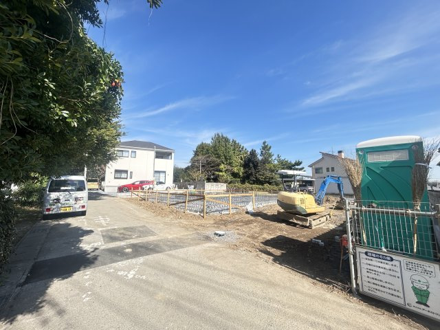 新築　前橋市勝沢町第２　クレイドルガーデン　１号棟の前面道路含む現地写真|現地写真　西側接道幅員約4.4ｍ