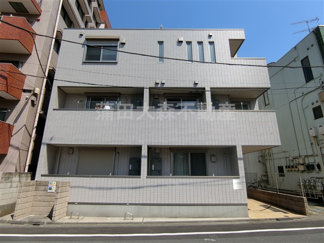 ドミール平和島の外観