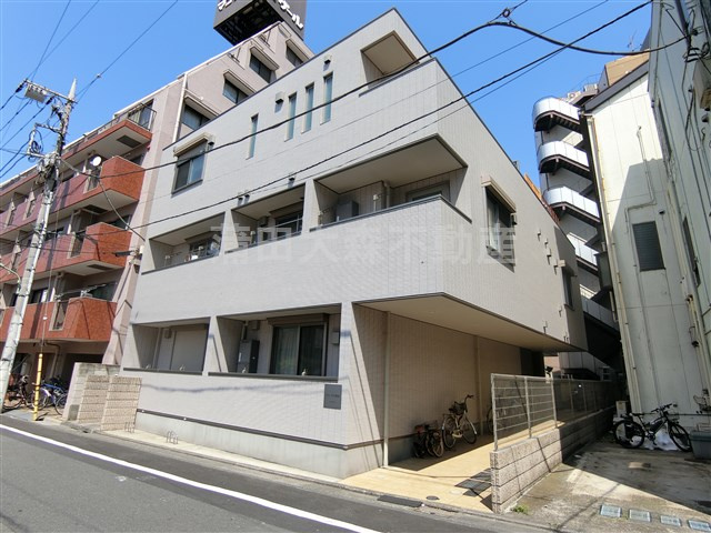ドミール平和島の外観|2015年6月築　鉄骨造地上3階建て総戸数7戸オートロック宅配BOX付賃貸マンション
東京都大田区大森本町2丁目　京急本線平和島駅徒歩8分、東京モノレール流通センター駅徒歩15分