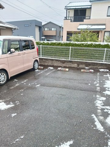 ネオグランツⅥの駐車場