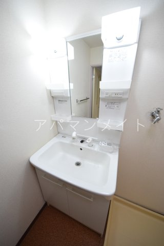 【洗面所】 | メゾンワタナベⅡ | 忙しい朝には欠かせない洗面所です