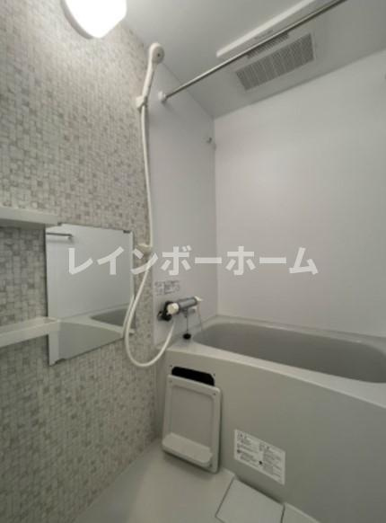 ホワイトオーキッド坂戸の浴室